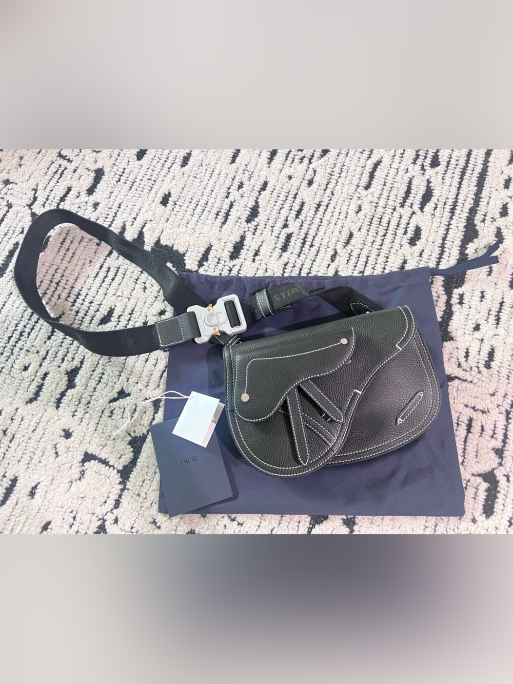 DIOR Saddle Grained C